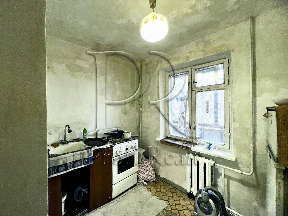 Продаж 1 кімн. квартири під ремонт, Солом'янський район, Шулявка, НАУ.