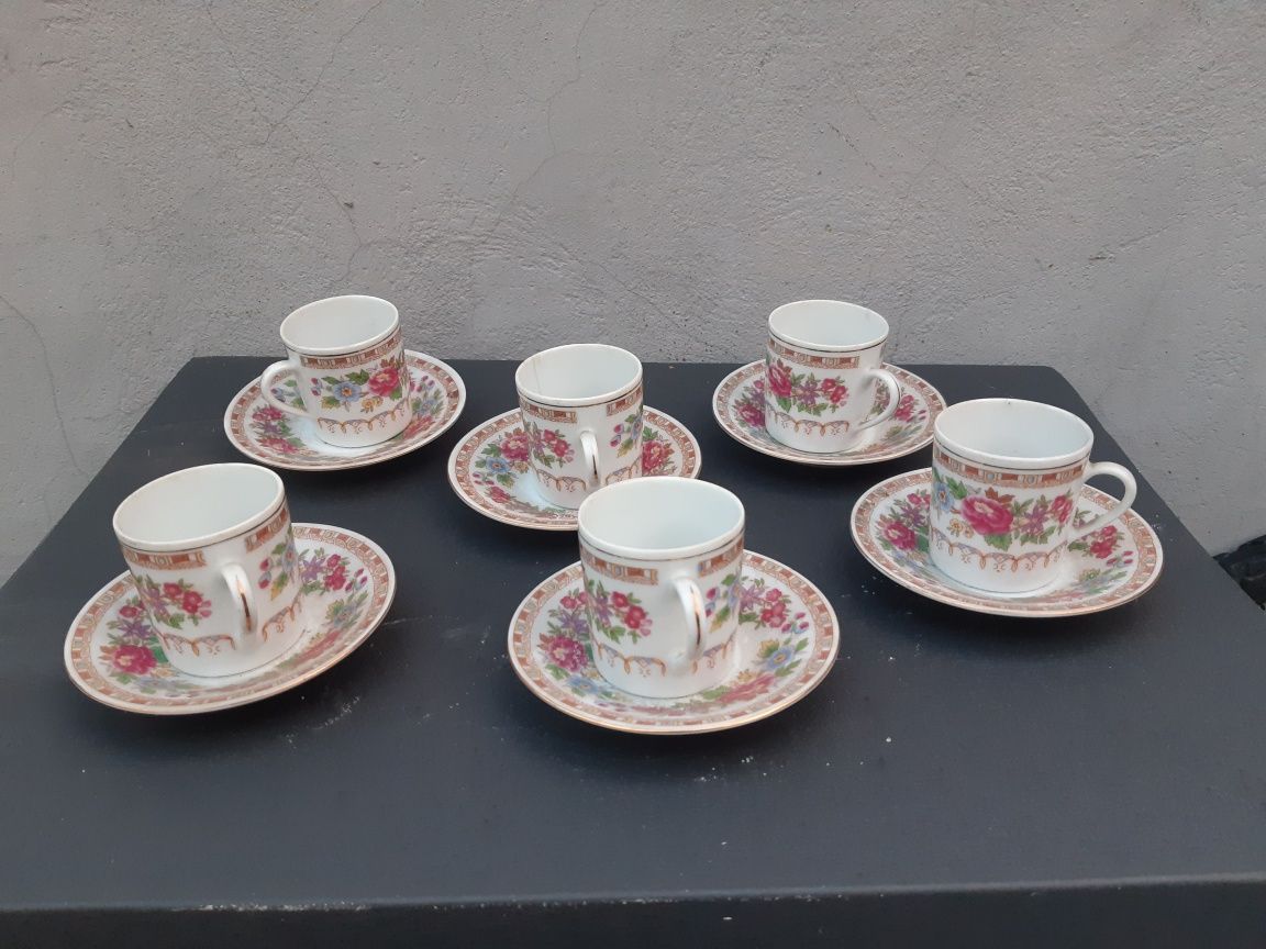 Porcelana chińska komplet  talerzyki filiżanki.