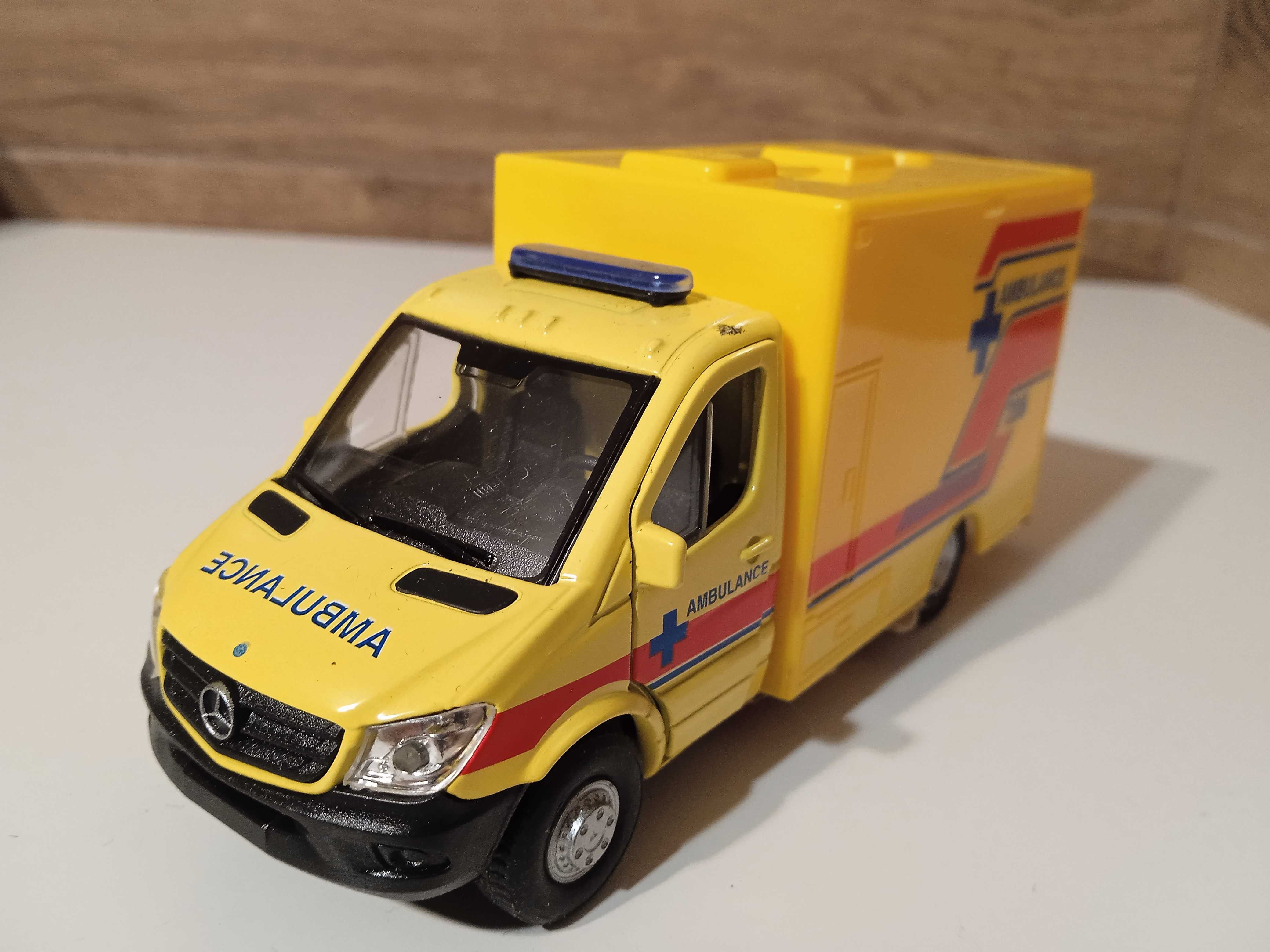 model Ambulans Mercedes Benz Sprinter Welly