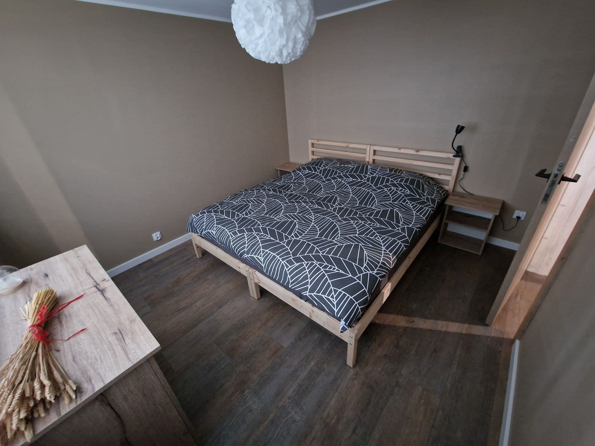 Apartament nad jeziorem mieszkanie pokoje wynajem lokum domek Borówno