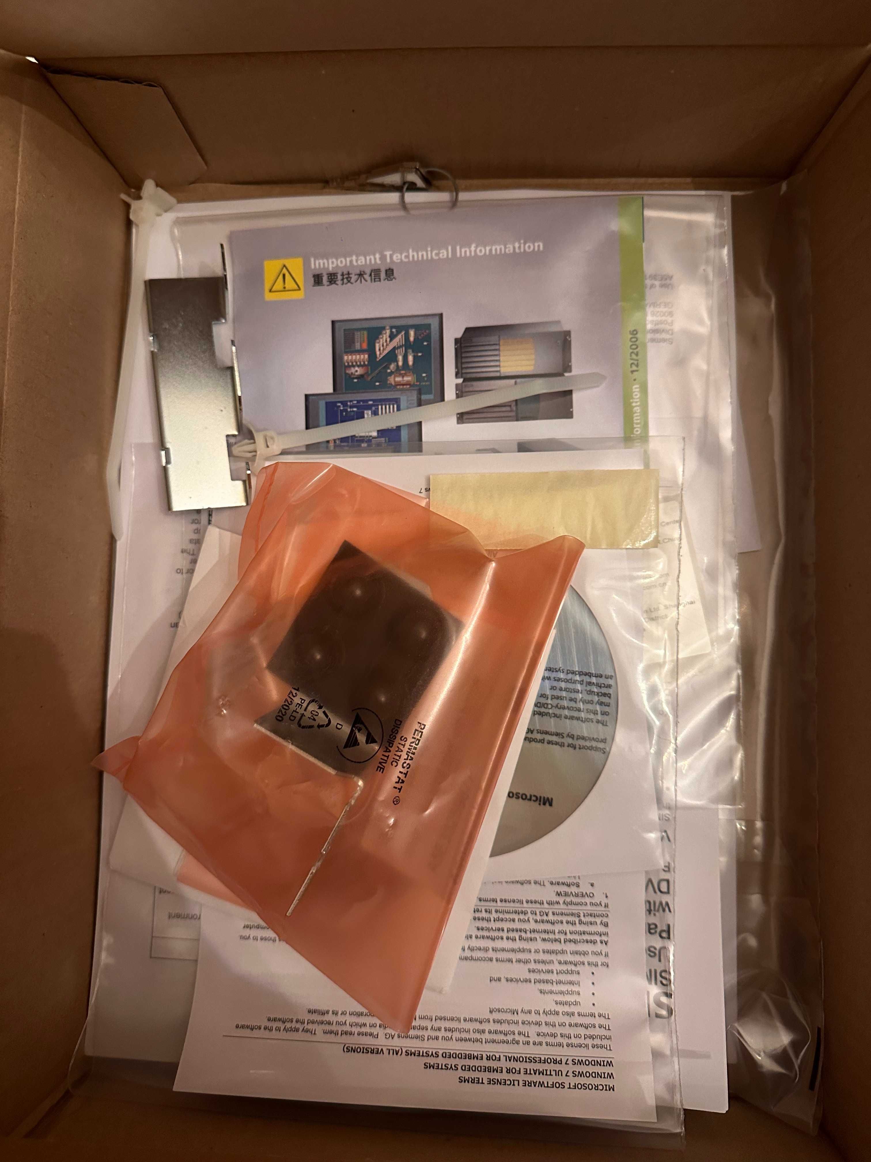 Siemens SIMATIC IPC847D Промисловий комп'ютер
6AG4114-2NR62-0BX6