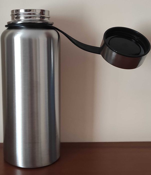 Термобутилка Ernesto потрібна "іграшка"