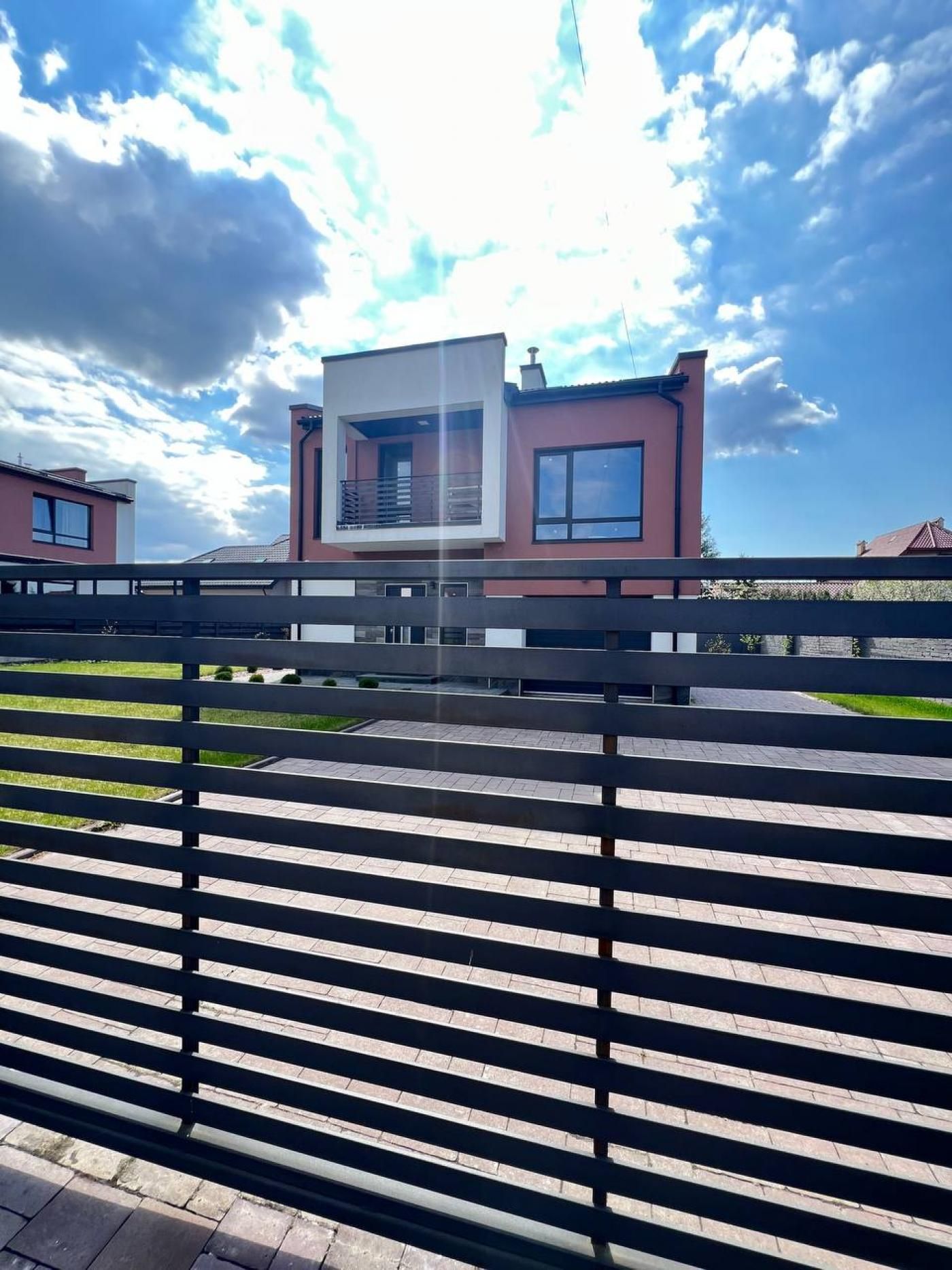 Продаж котеджів у с. Малечковичі (орієнтир вул. Нова, 76)