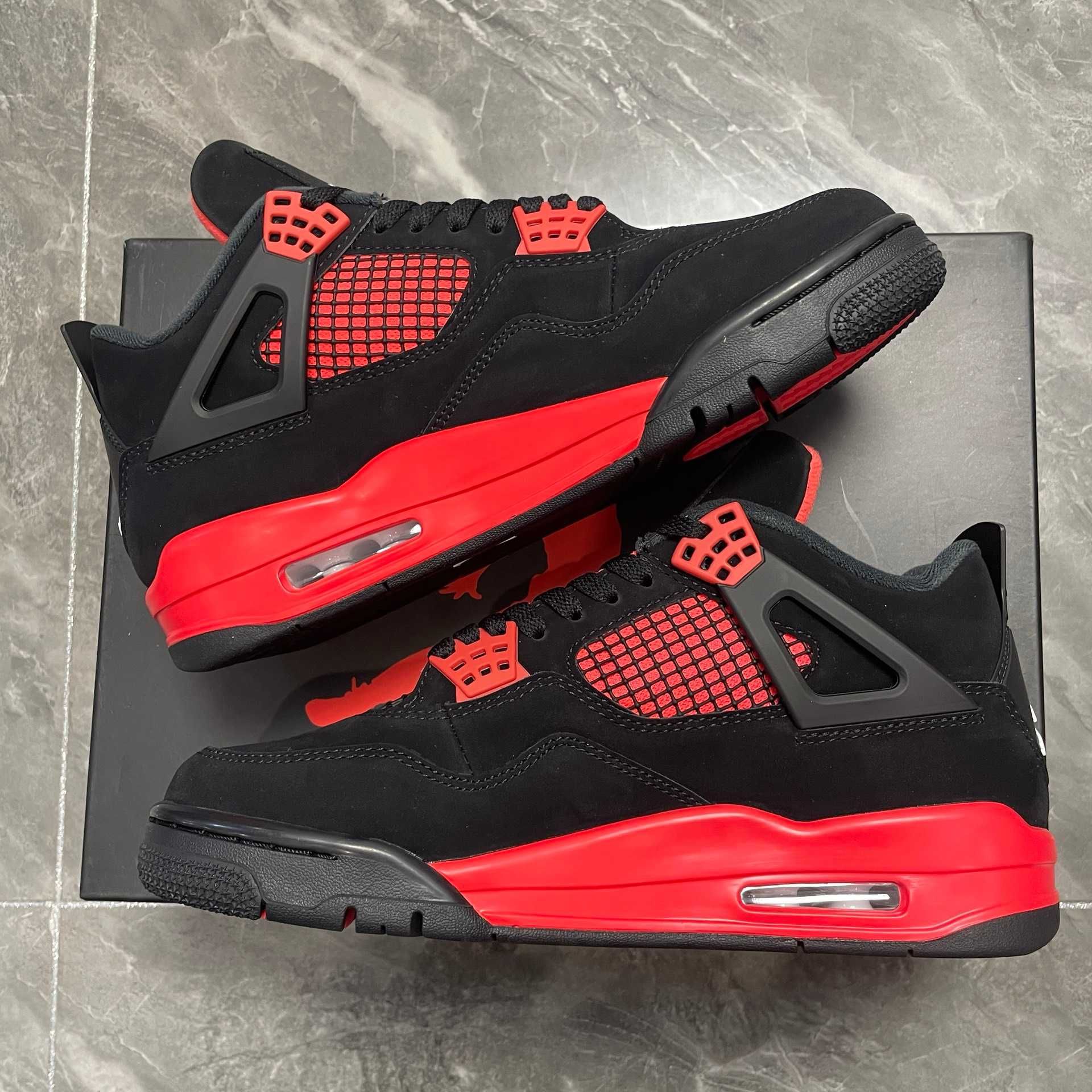 Jordan 4 Retro Red Thunder Rozmiar 43