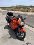 BMW K1300S com conjunto de malas