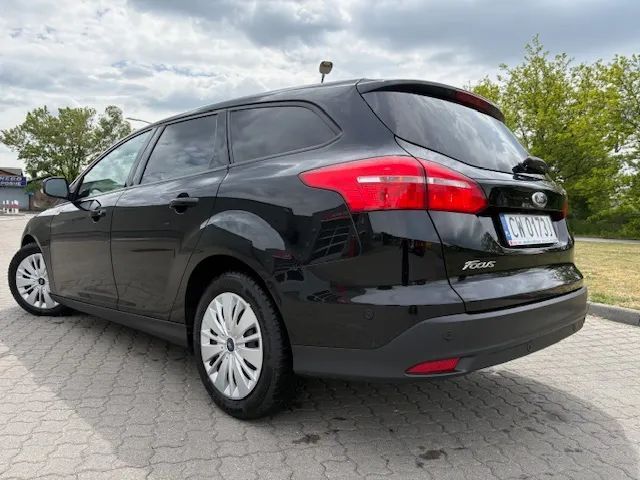 Ford Focus czarne kombi tylko 116tys przebiegu