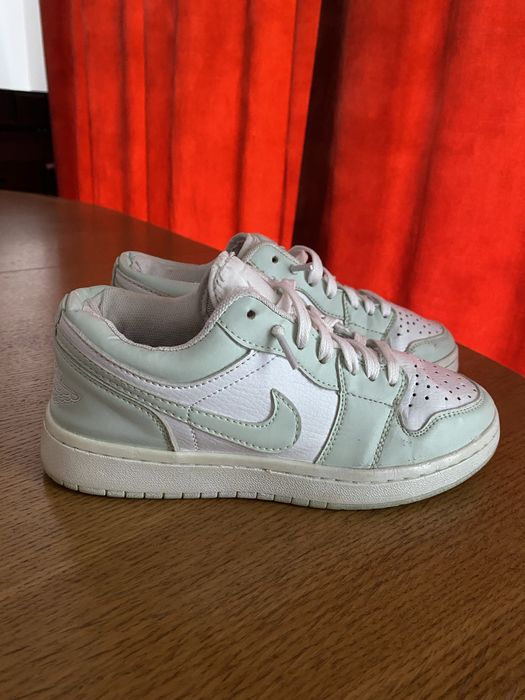 Nike air jordan low