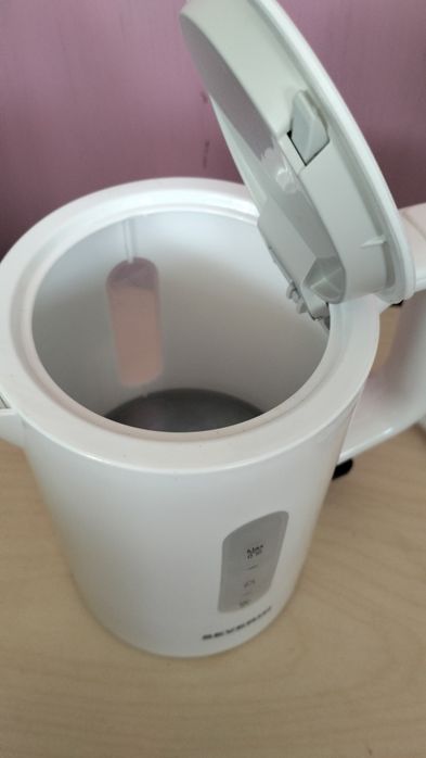 Turystyczny czajnik elektryczny 0,5 l.