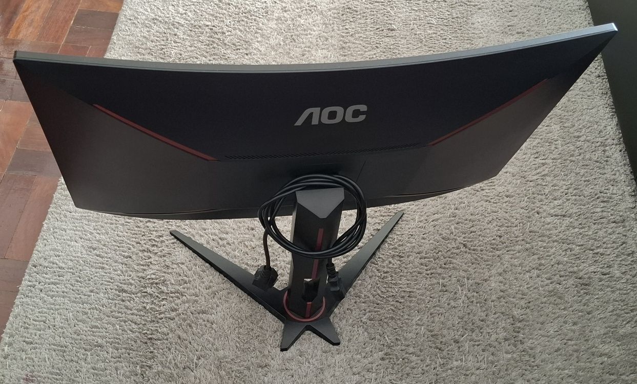 AOC Gaming C32G1 31.5" LED FullHD 144Hz FreeSync Curvo