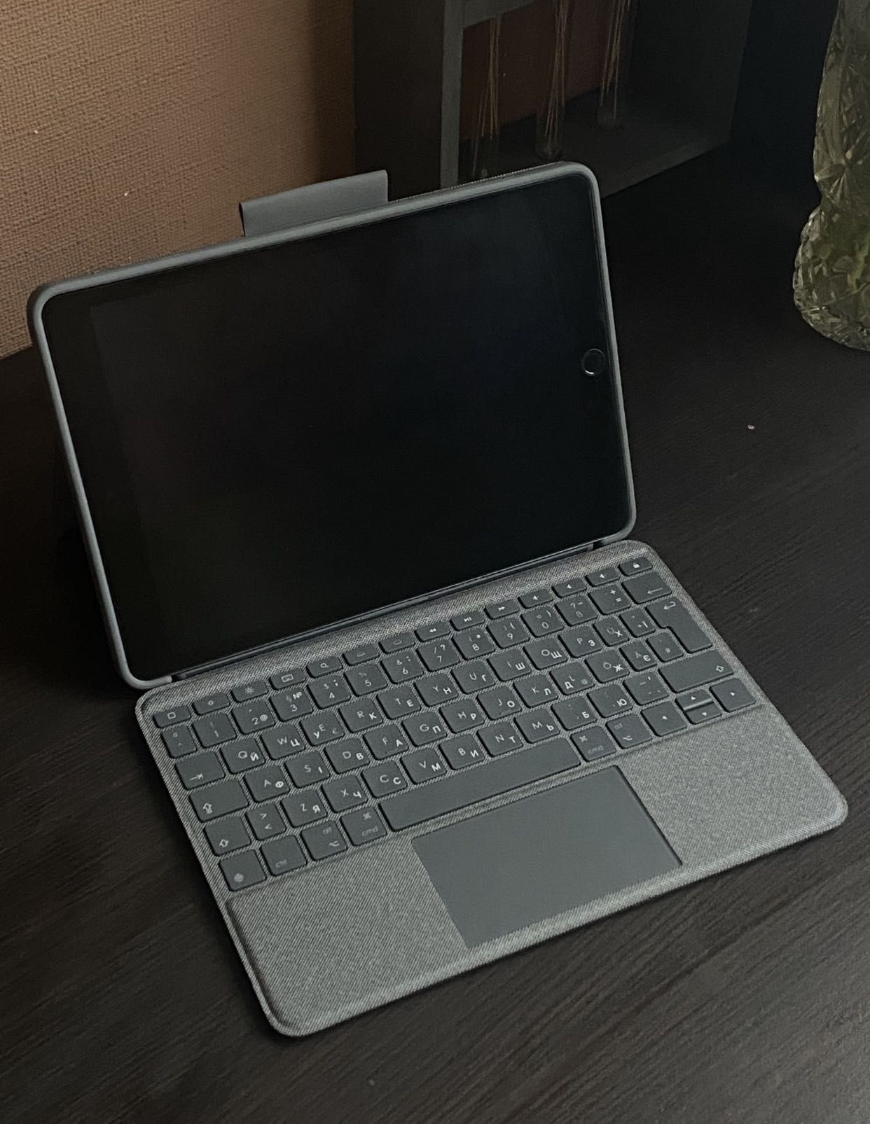 Ipad 9 gen 64gb + logitech combo