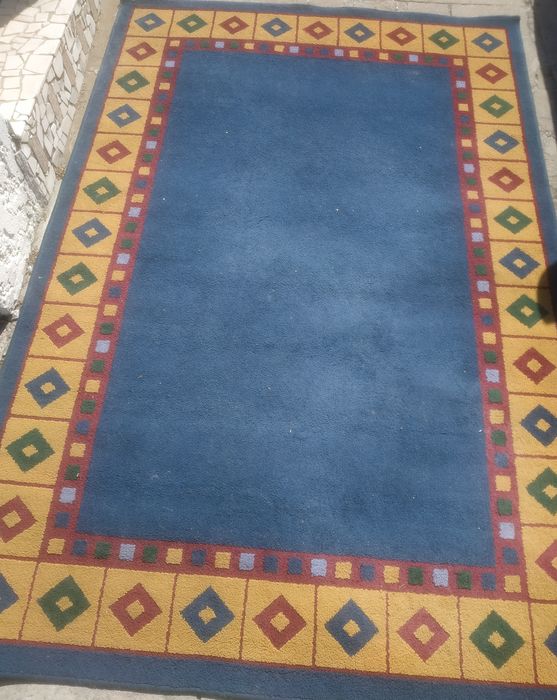 Várias carpetes e tapetes em muito bom estado e muito baratos