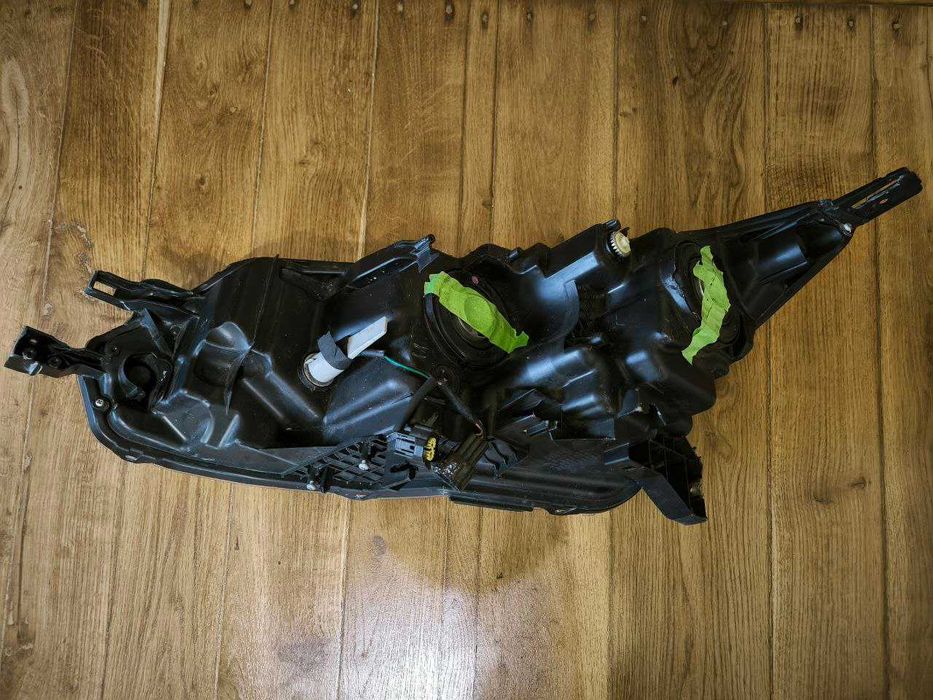 Фара права Nissan rogue sport рестайлинг USA галоген оригінал правая