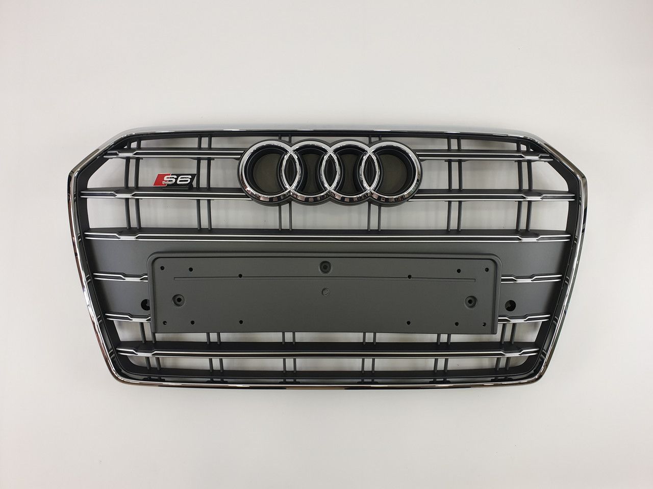 Решетка радиатора Audi A6 2014-2018 Серая с хромом (в стиле S-Line)
