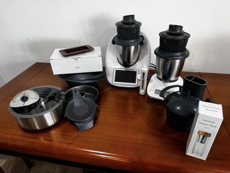 Bimby TM6 + Bimby Friend e acessorios