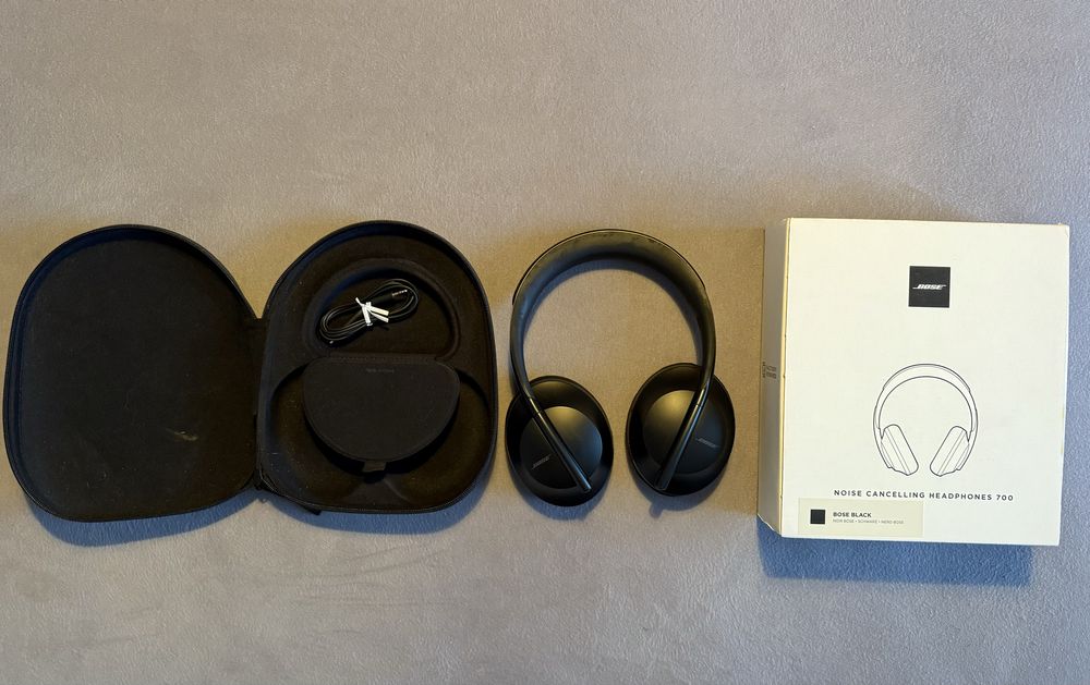 Bose 700 Noise Cancelling Headphones Black