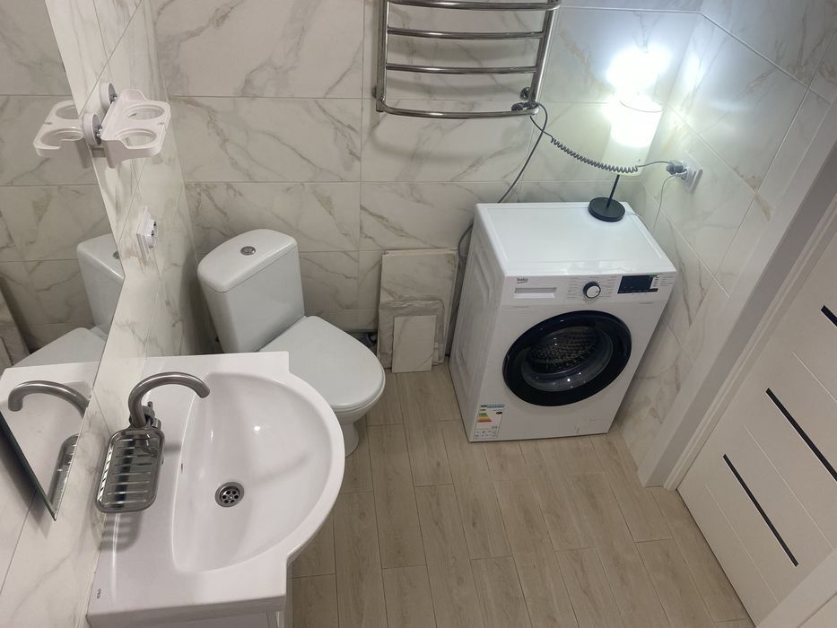 Однокімнатна квартира в Гостомелі з ремонтом біля озера!