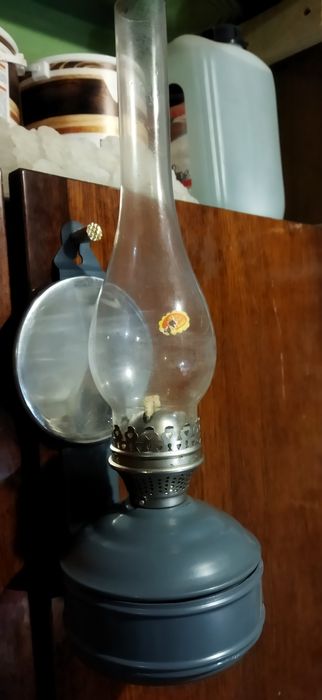 Киросинова лампа.