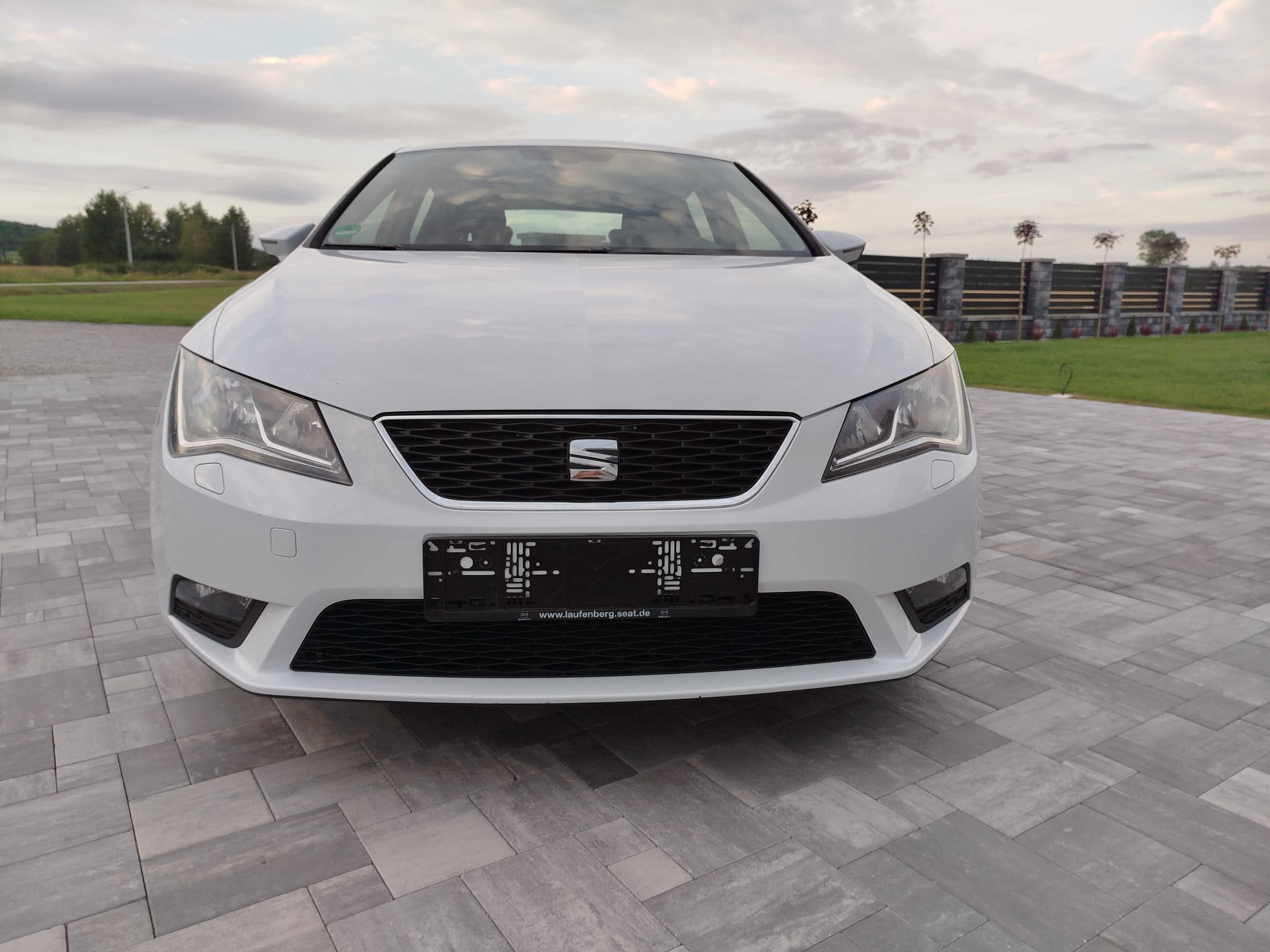 Seat Leon 1,6 TDI biała perła serwis w oryginale z Niemiec super stan