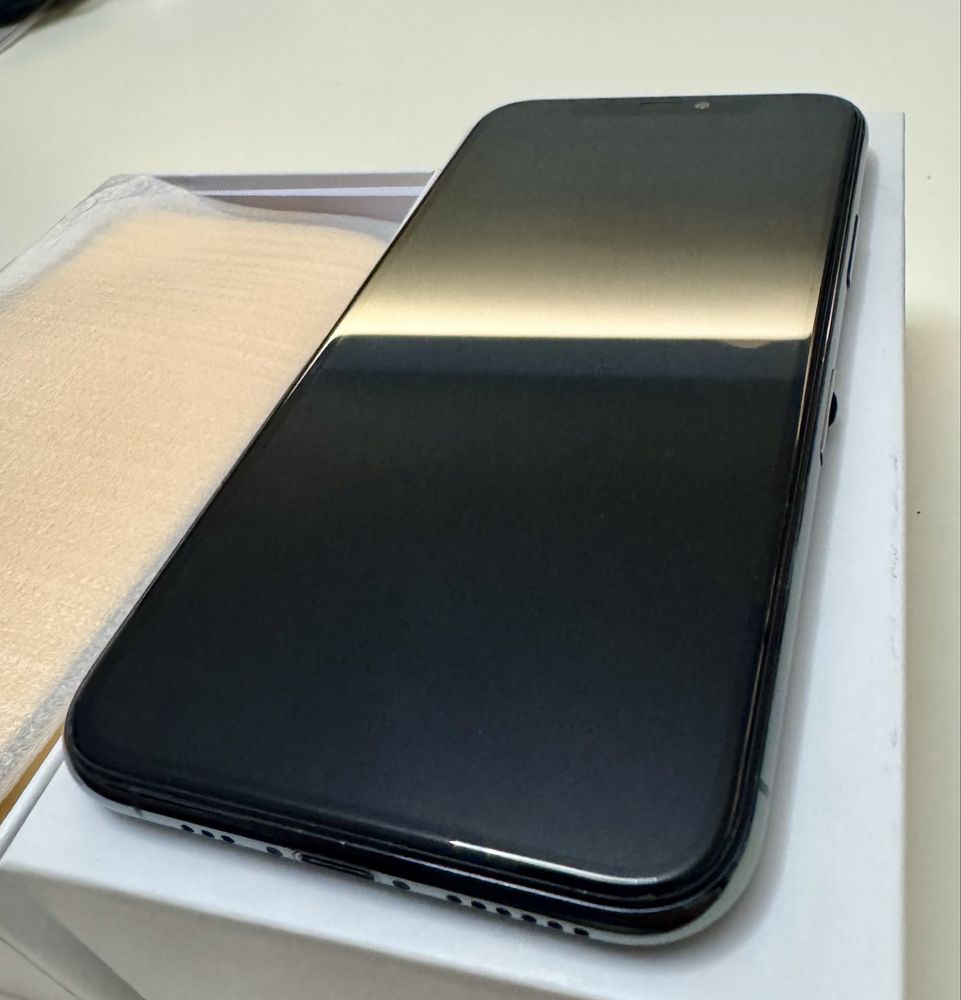 Iphone 11 pro 64Gb ciemna zieleń