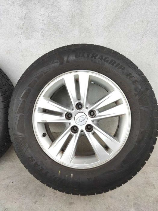 Шини зимові Goodyear Ultragrip ice 215/70 R16