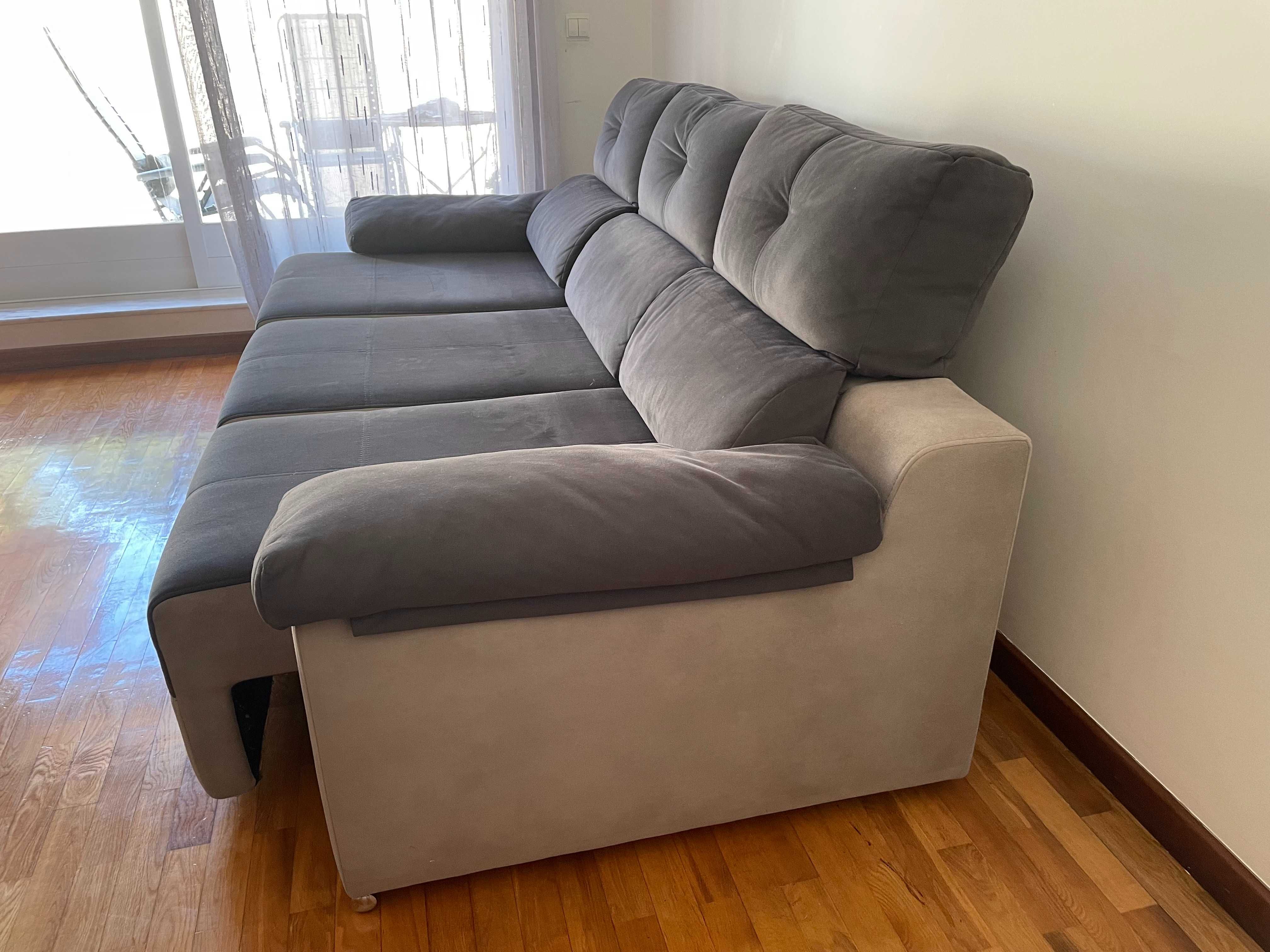 Sofá de 3/4 lugares com chaise longe