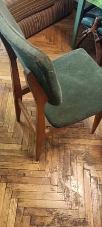 cztery krzesla tapicerowane miękkie lata 50 PRL