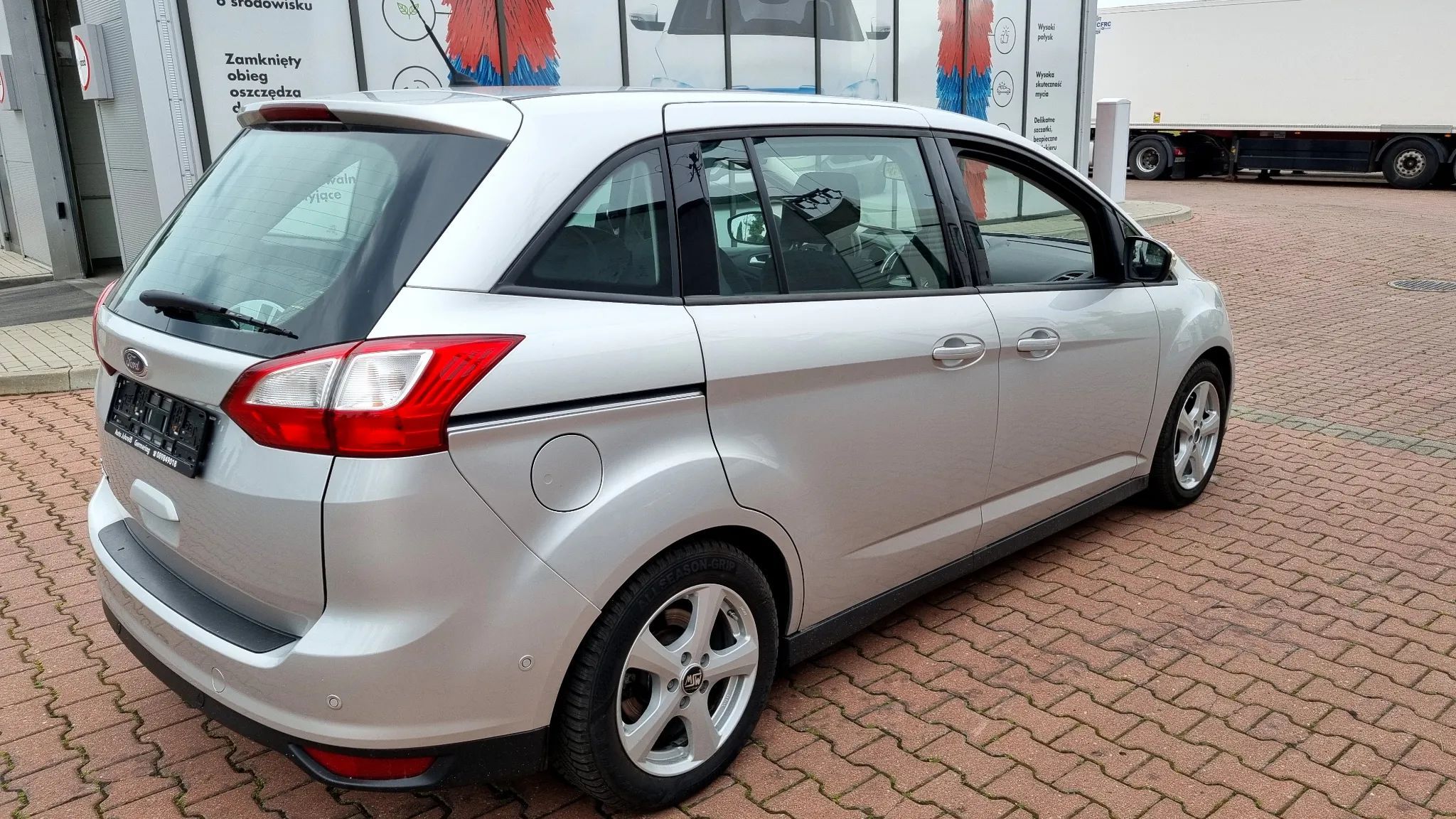 Ford Grand C-MAX 2,0 TDCi 150 KM*CITY STOP*Grzana Kierownica*2xCzujniki*2xKoła*FV 23 %