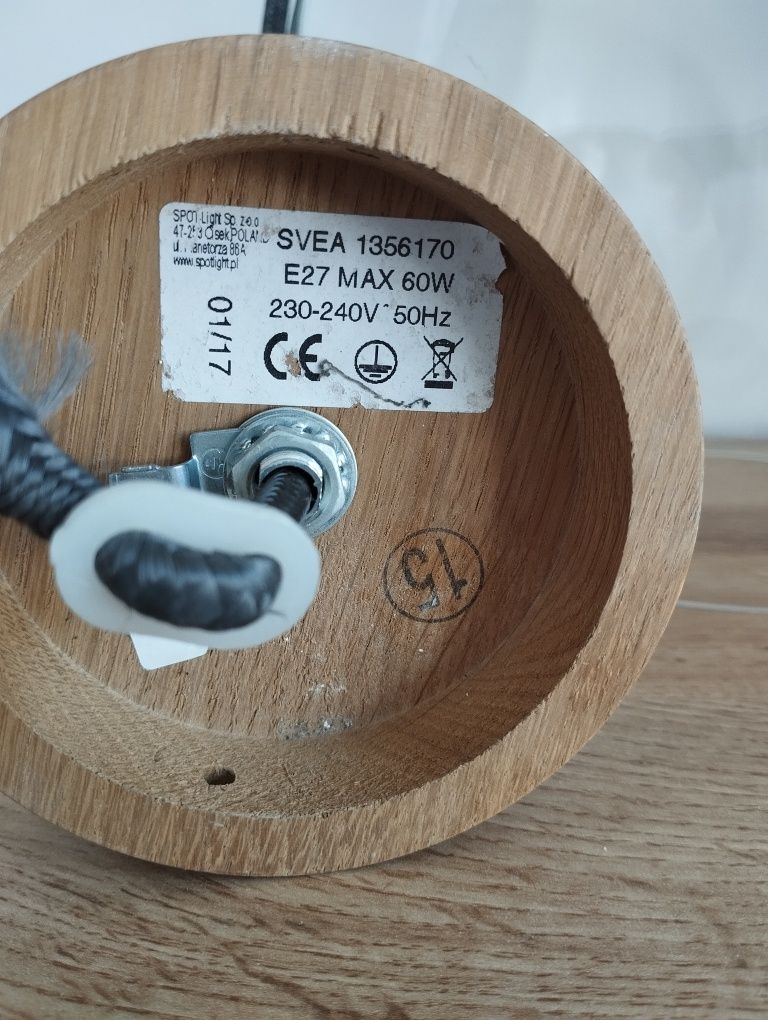 Lampa wisząca Svea ze szklanym kloszem