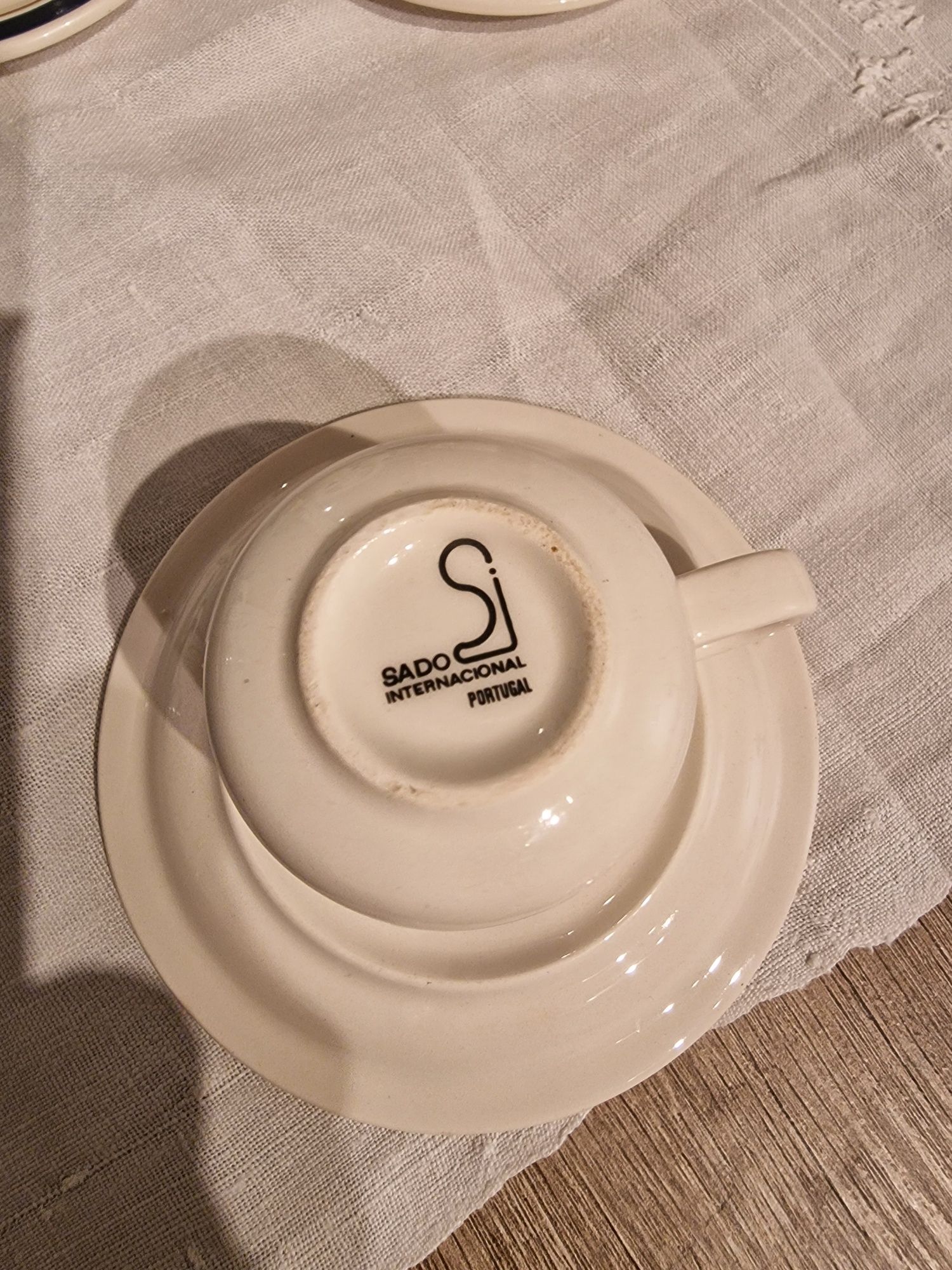 Serviço de café vintage da marca Sado Internacional