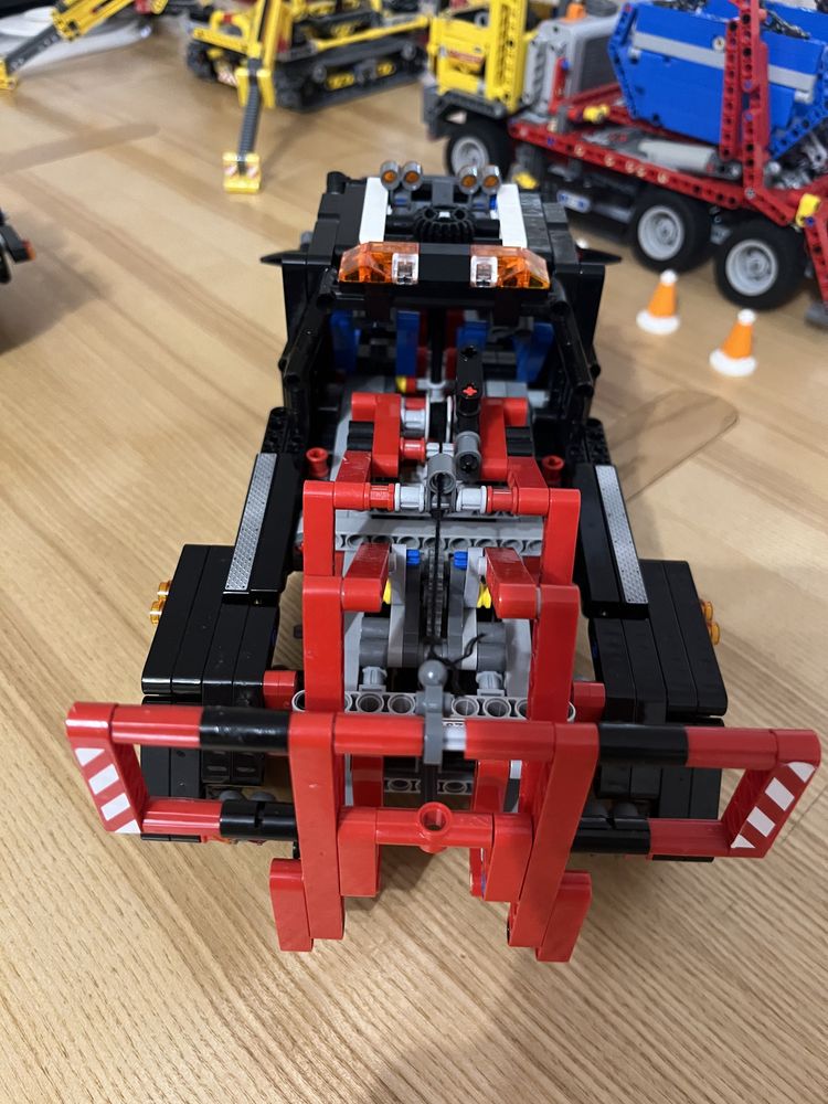LEGO Technic 9395 Тягач конструктор Лего техник