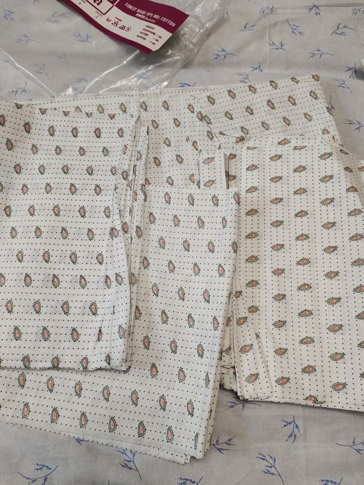 Комплект постельного белья размер 150 *210 наволочки 70 "70