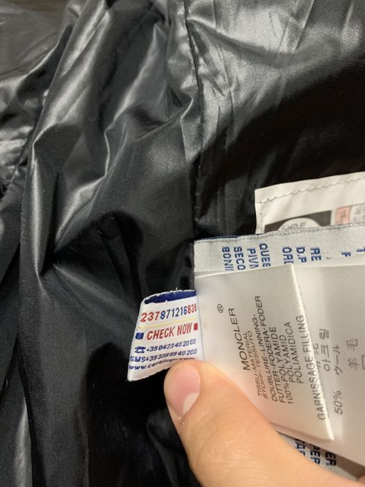 Жіночий пуховик Moncler короткий
