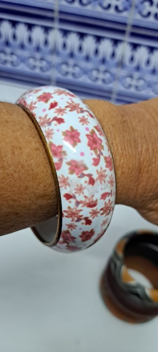 Pulseiras novas, muito bonitas