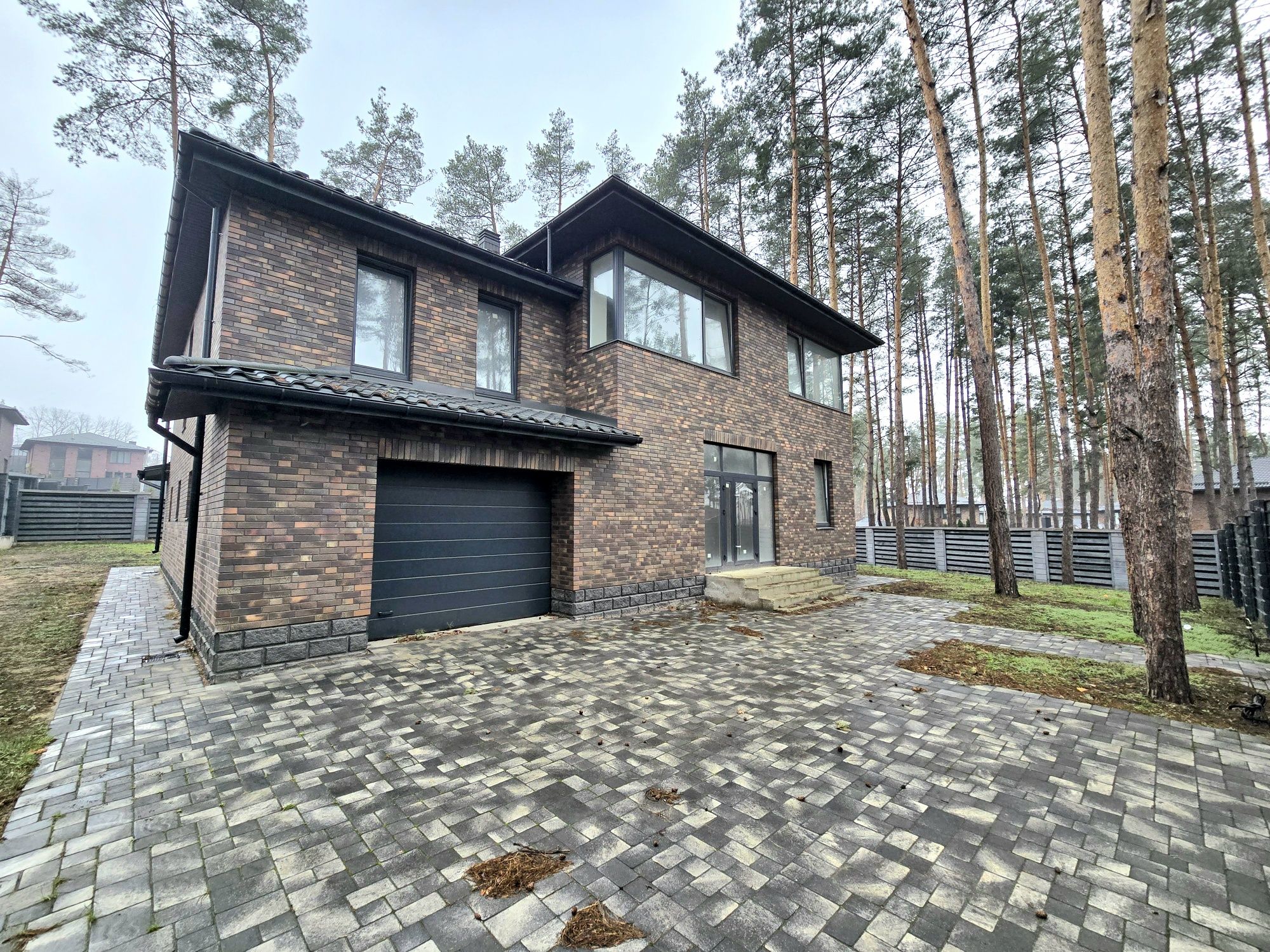 Будинок з цегли 332 м2 у соснах 6 кімнат с. Лісники Обухівський район