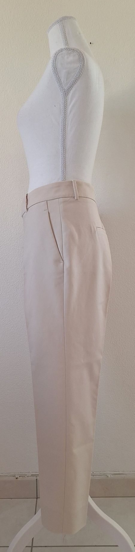 Calça bege (Zara)
