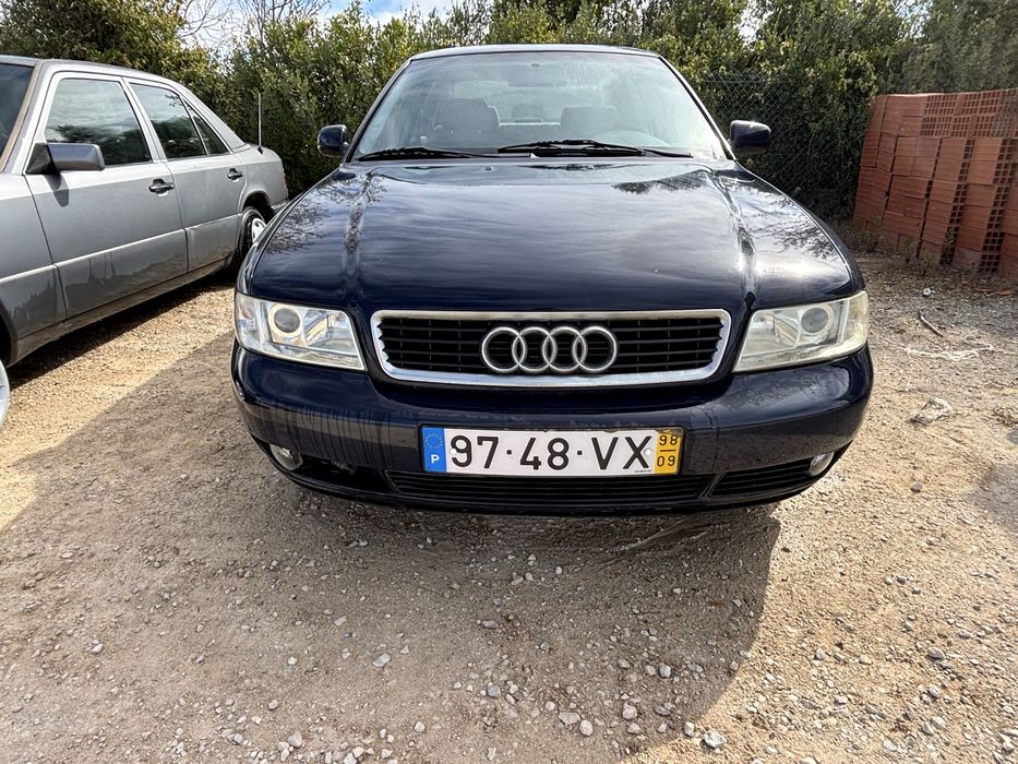 Audi A4 1.9 TDI documentos em Dia