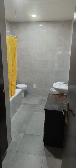 Arrenda-se apartamento T4 Mobilado no Centro Oliveira do Hospital