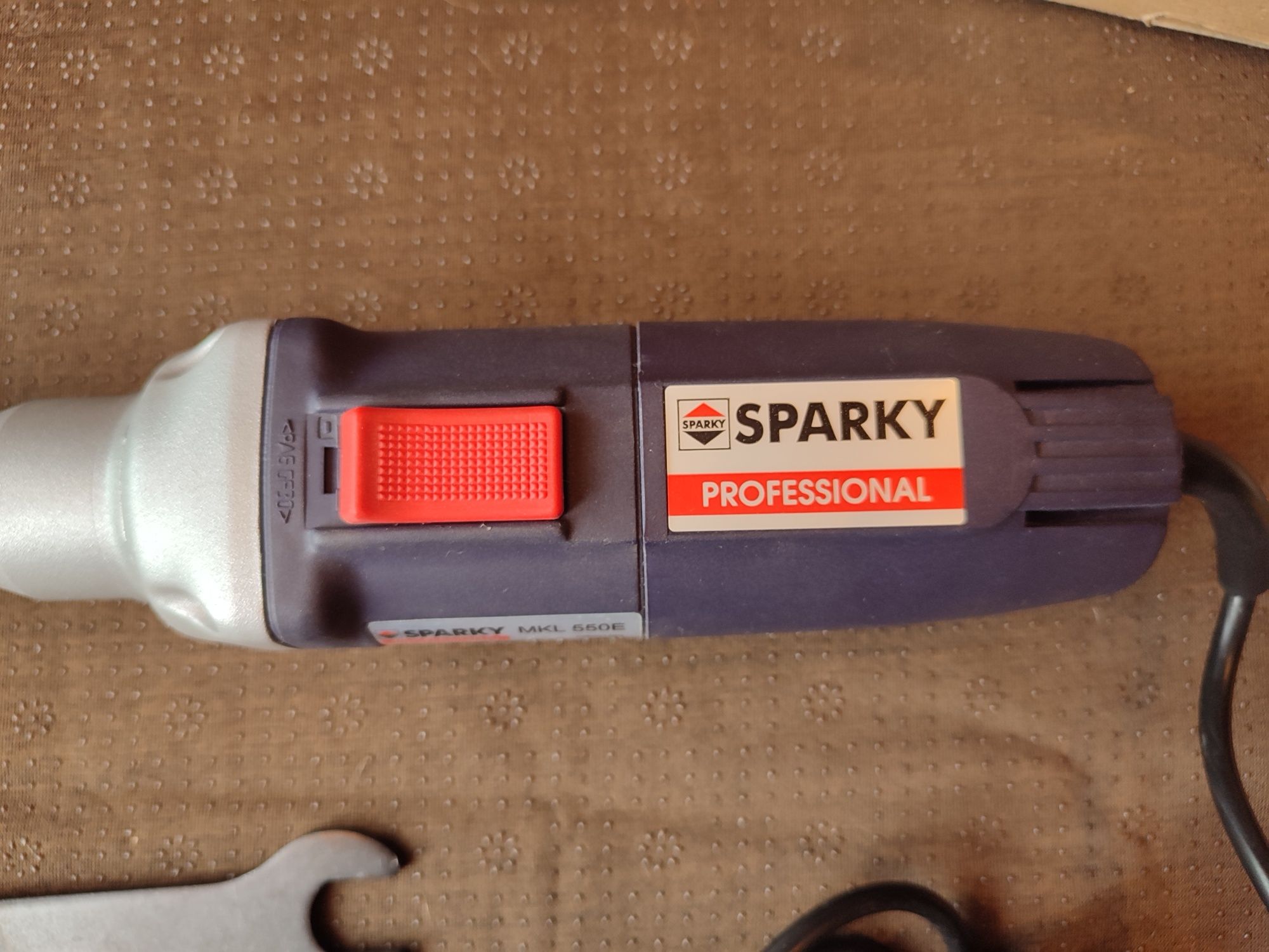 Продам  нову шлифмашинку SPARKY mkl 550E