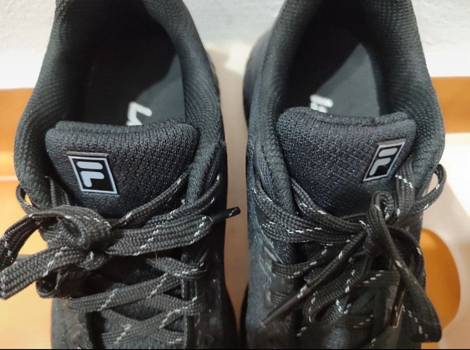 Sapatilhas pretas fila