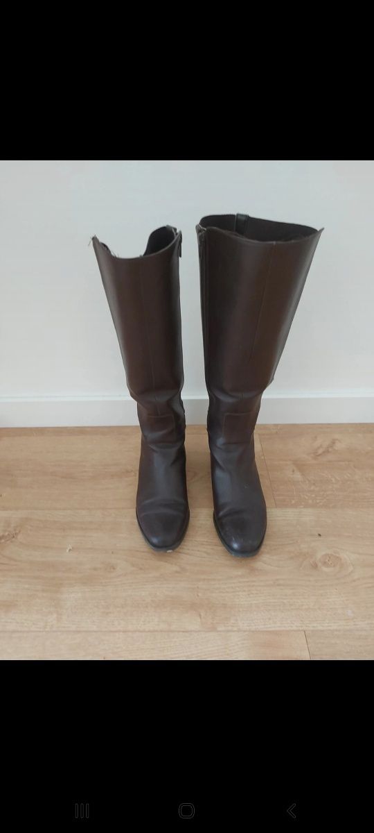 Sapatos T 38 semi novos