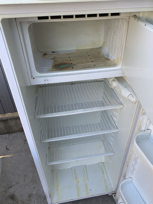 Продам холодильник на запчастини