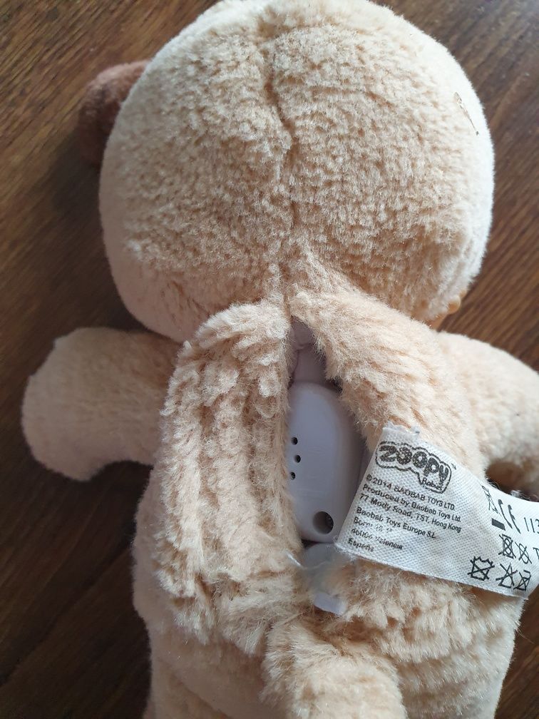 Piesek jasnobrązowy z łapkami i ciemno brązowymi uszami Zoopy Babies