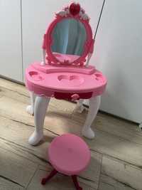 Toaletka dla dziewczynki z lustrem