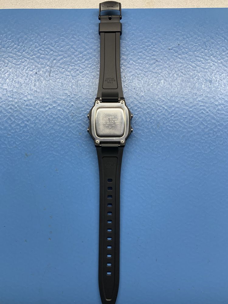 Продам наручные часы Casio w-800