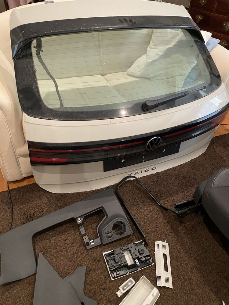 VW Taigo para peças