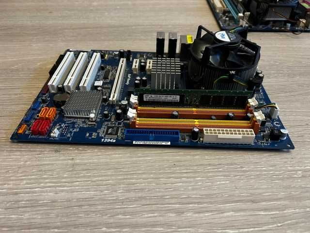 ASROCK p5b-de + intel Q8200 2.4ghz + ddr2 512mb/400