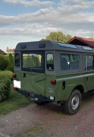 Land Rover Santana 109 Defender