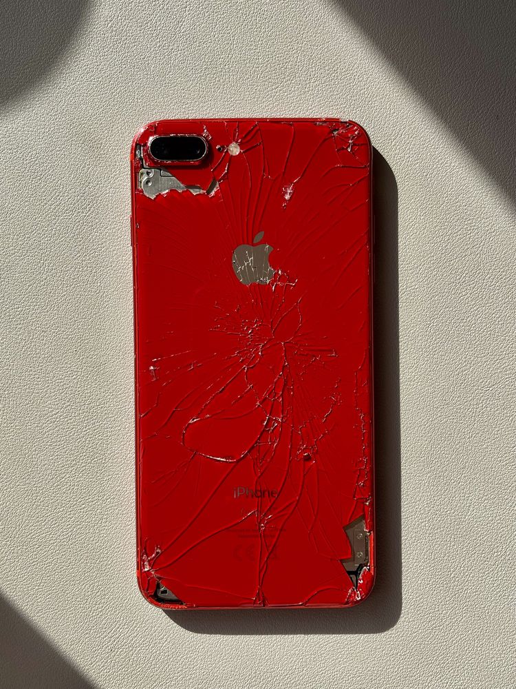 iPhone 8 Plus czerwony **OPIS**