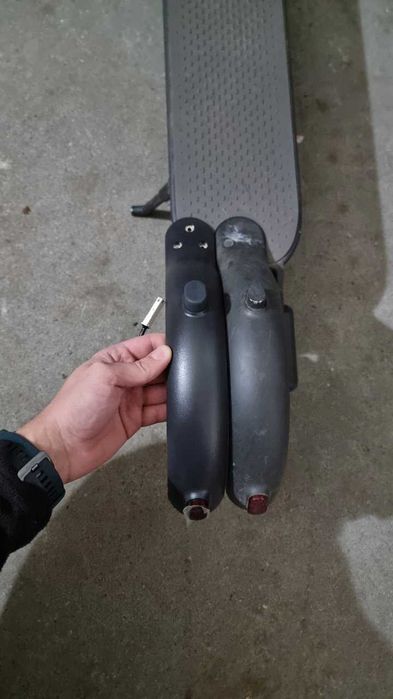 Błotnik Tylny Do Xiaomi M365 Z Lampką I Uchwytem