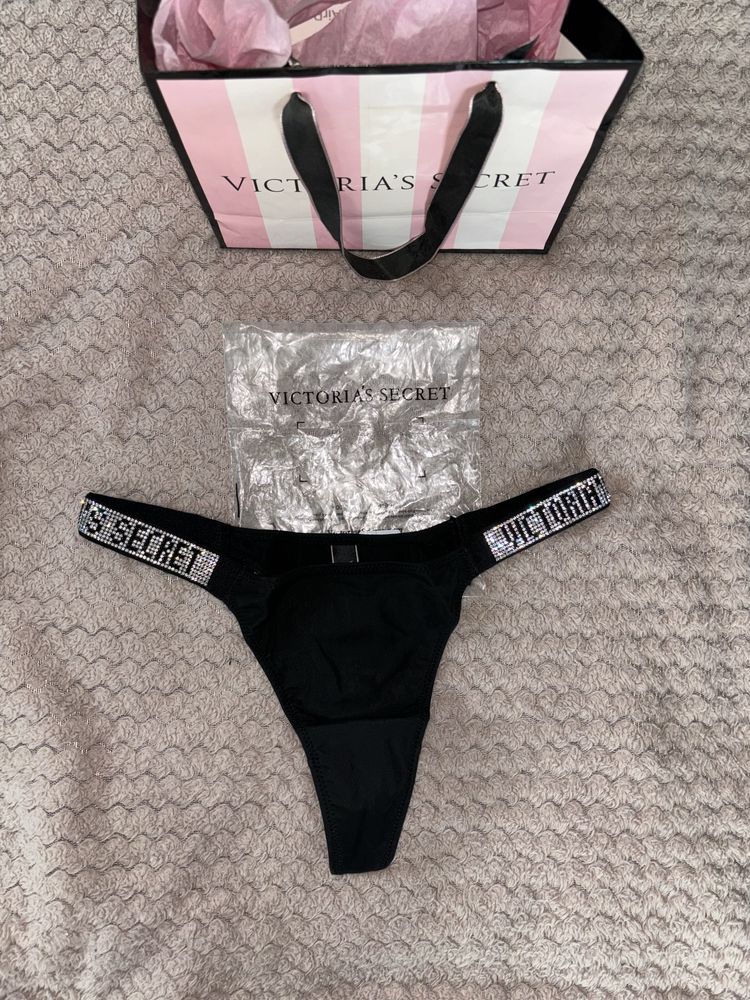 Majtki stringi Victoria’s Secret z kryształkami